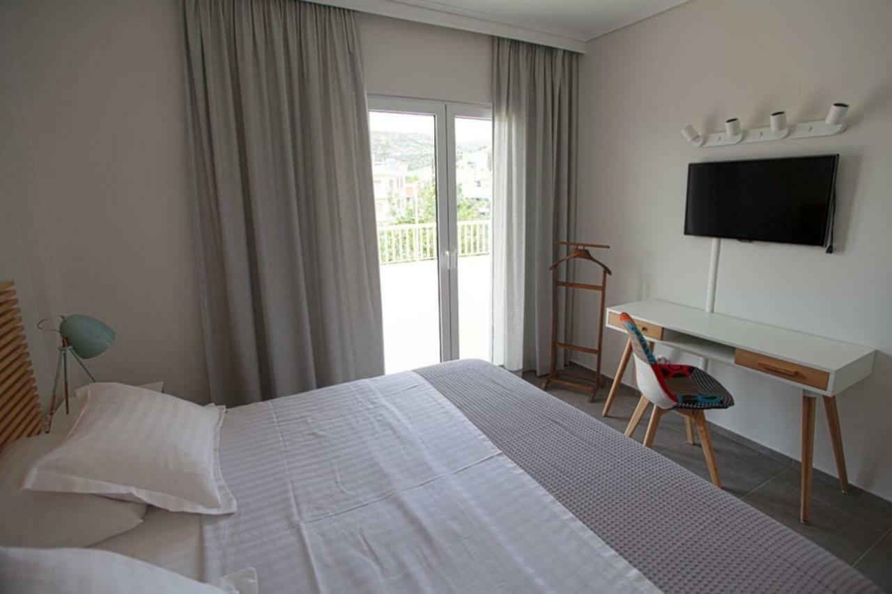 Seaside Renovated Top Floor Apartment Saronida Exteriér fotografie